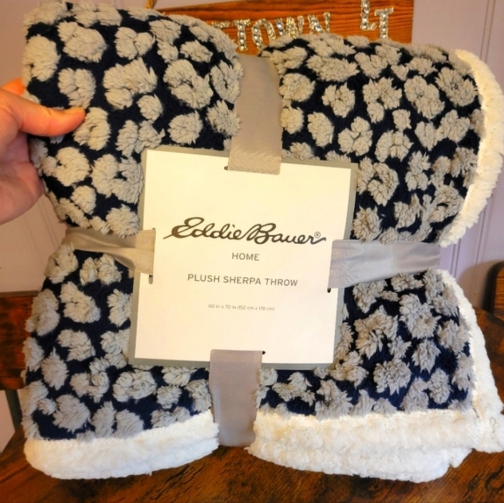 Eddie Bauer plush Sherpa Throw-blue/white/grey
